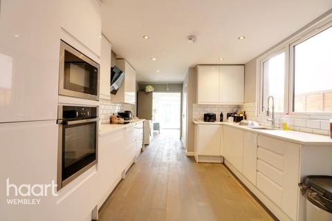19 Ambleside Road, London, NW10 3UH