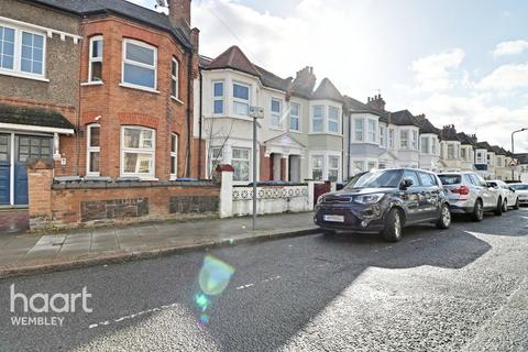 19 Ambleside Road, London, NW10 3UH