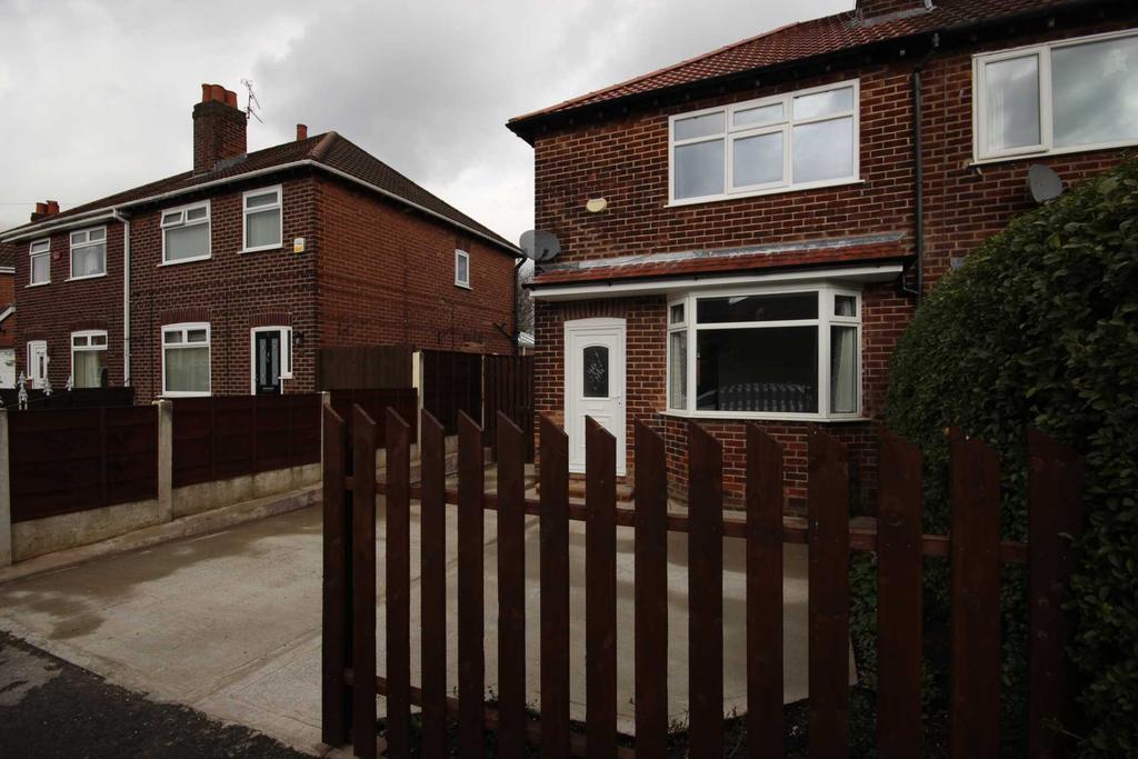 Wythburn Rd, Stockport 2 bed semidetached house £750 pcm (£173 pw)