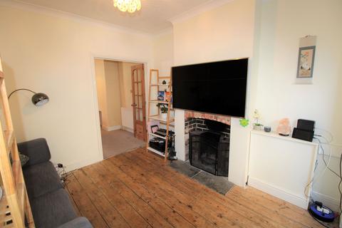 2 bedroom end of terrace house to rent, Green Road, Poole BH15