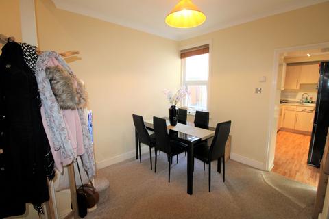 2 bedroom end of terrace house to rent, Green Road, Poole BH15