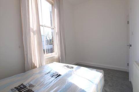 1 bedroom flat to rent, Blackstock Road, Finsbury Park, N4