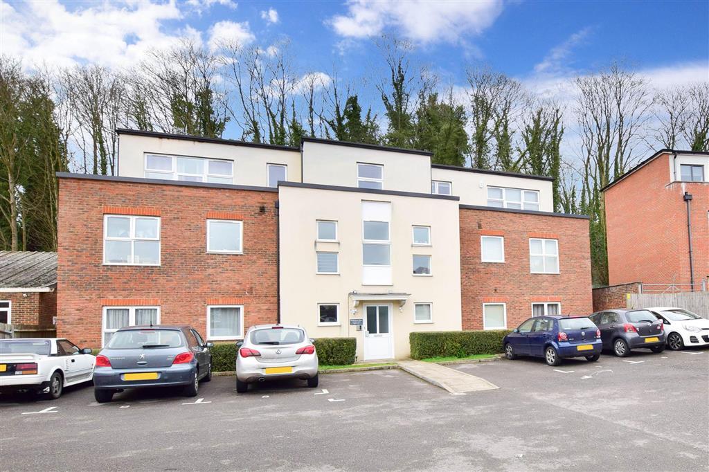 Godstone Road, Whyteleafe, Surrey 2 bed ground floor flat for sale £