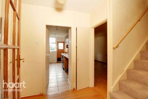 8 Chipmunk Grove, Northolt, UB5 6EF