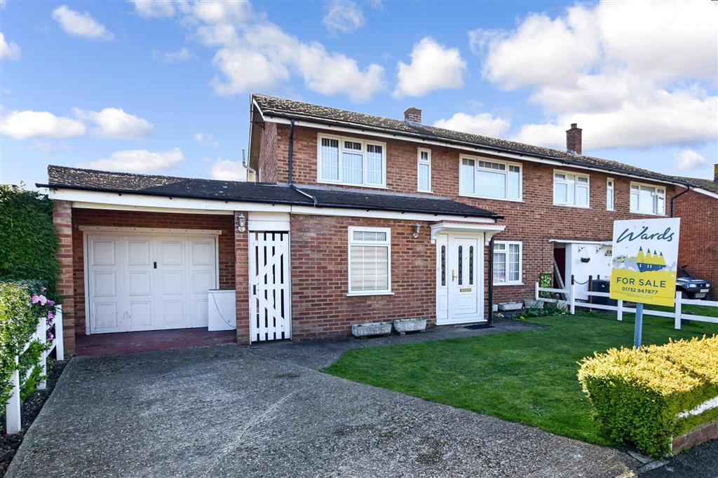 Plover Road, Birds Estate, Larkfield, Kent 3 bed semidetached house