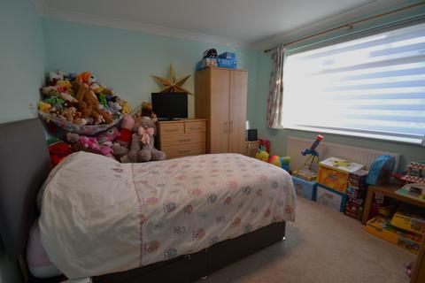 20 Cheam Road, Broadstone, BH18 9HE