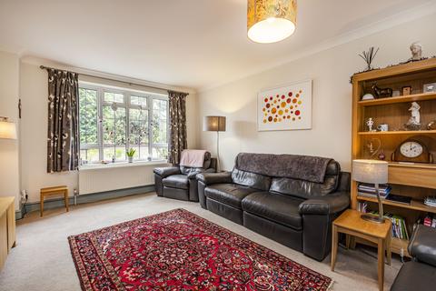 23 Dean Close, Woking, GU22 8NX