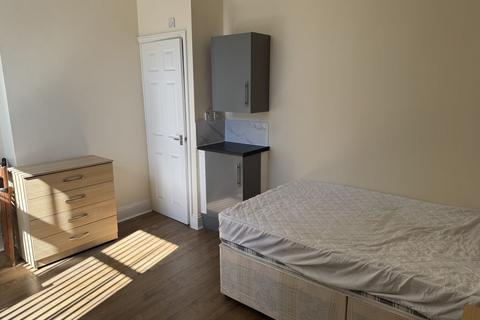 undefined, En-Suite Room – Upperton Road, Leicester, LE3 0HB. £550 PCM.
