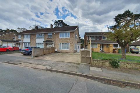 2 bedroom semi-detached house to rent, Shaftesbury Close,  Bracknell,  RG12