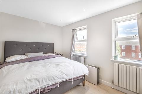19 Ambleside Close, London, E9 6EY