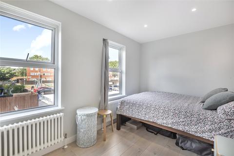 19 Ambleside Close, London, E9 6EY