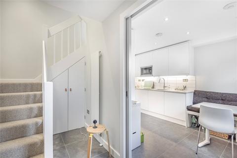 19 Ambleside Close, London, E9 6EY