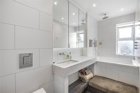 19 Ambleside Close, London, E9 6EY