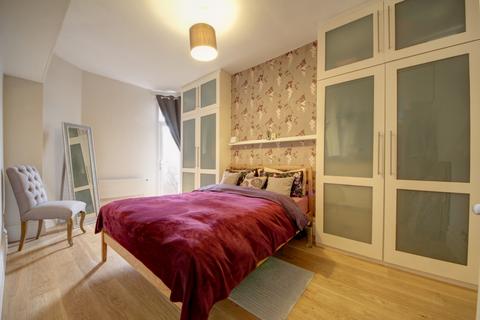 105b Woodberry Avenue, London, N21 3LG