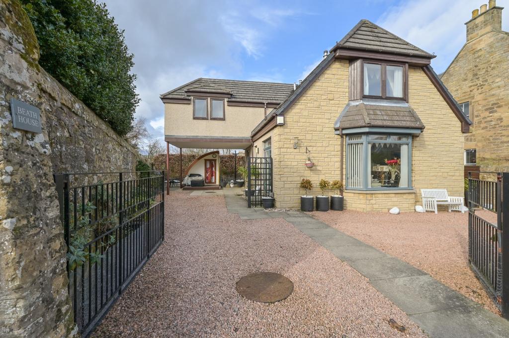 Westfield Road, Cupar, KY15 3 bed detached house £255,000