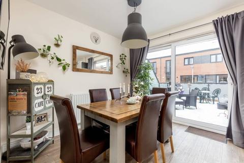 26 Stevedore Place, Edinburgh, EH6 7BF