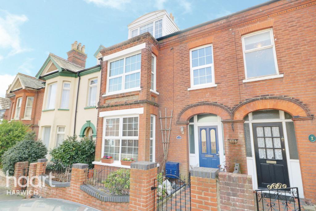 Brooklyn Road, Harwich 4 bed semidetached house £300,000
