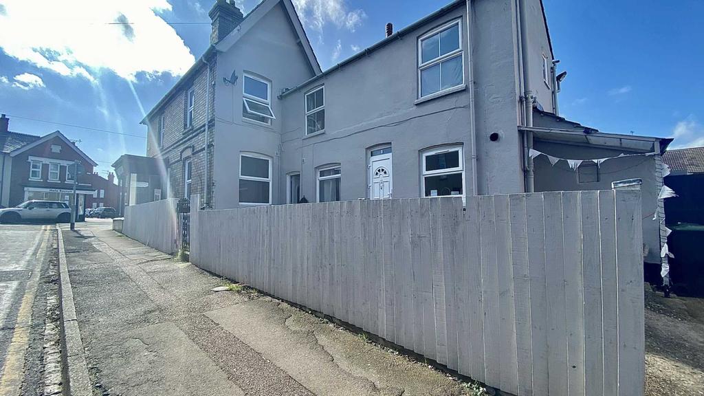 Wellingborough Road, Rushden 1 bed apartment £695 pcm (£160 pw)