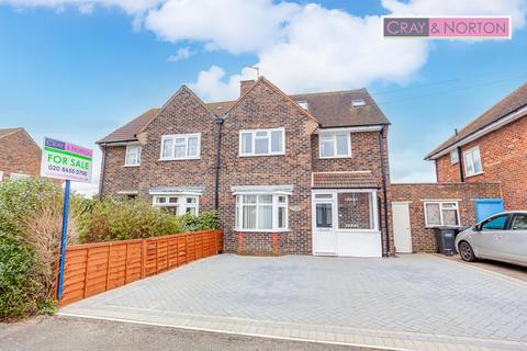 102 Coleridge Road, Croydon, CR0 7BR