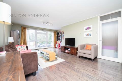 4 bedroom terraced house for sale, Lanark Close, Ealing, W5