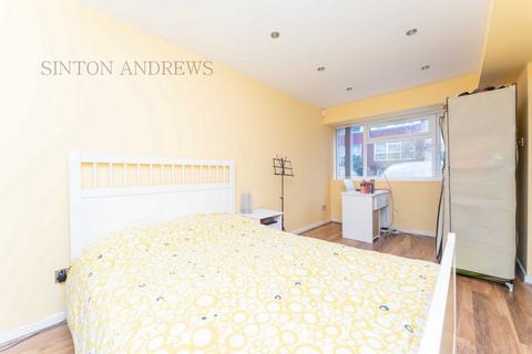19 Lanark Close, London, W5 1SN