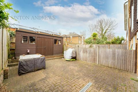 19 Lanark Close, London, W5 1SN