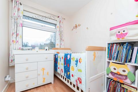 19 Lanark Close, London, W5 1SN