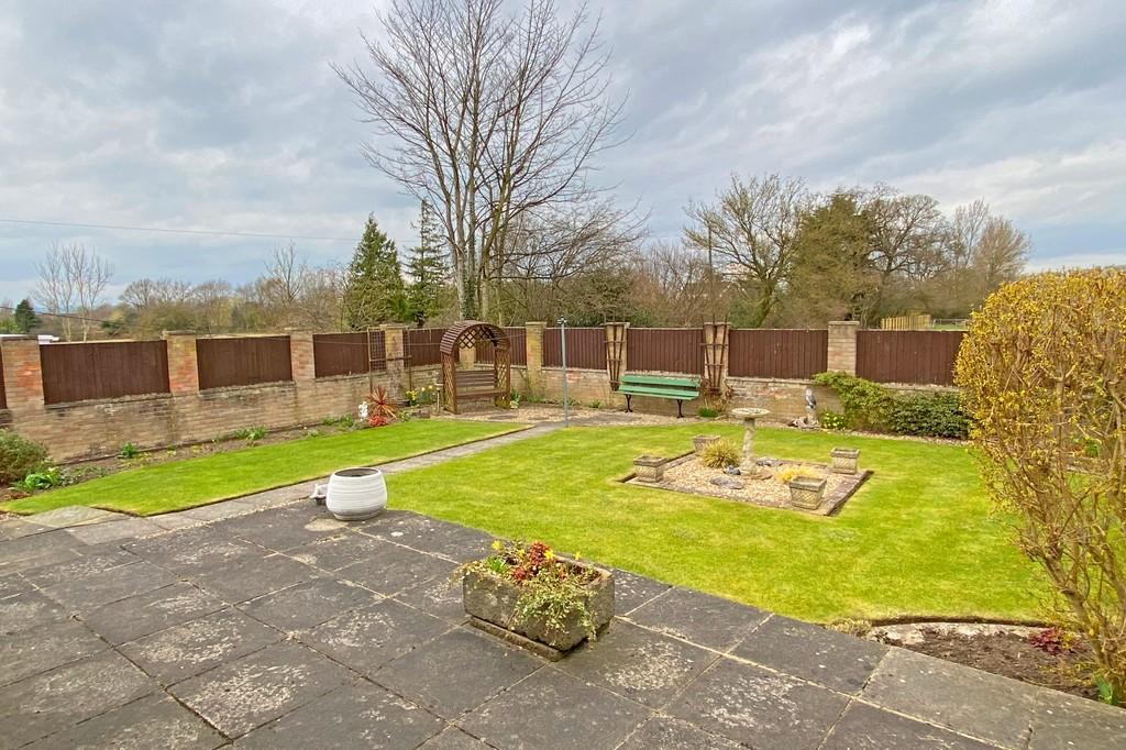 Bogs Lane, Harrogate 2 bed semidetached bungalow £290,000