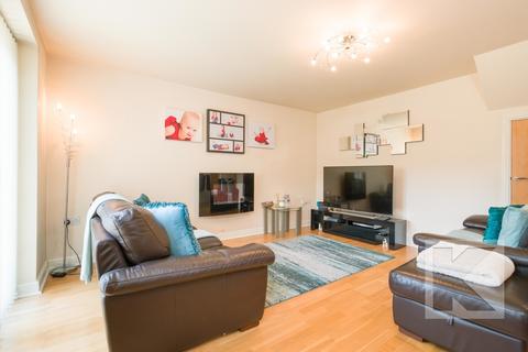 10 Oak Dene Close, Greenfield, Oldham, OL3 7JB
