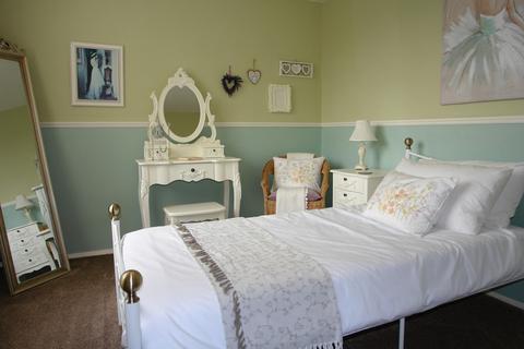 2 Barmouth Walk, Oldham, OL8 4SH