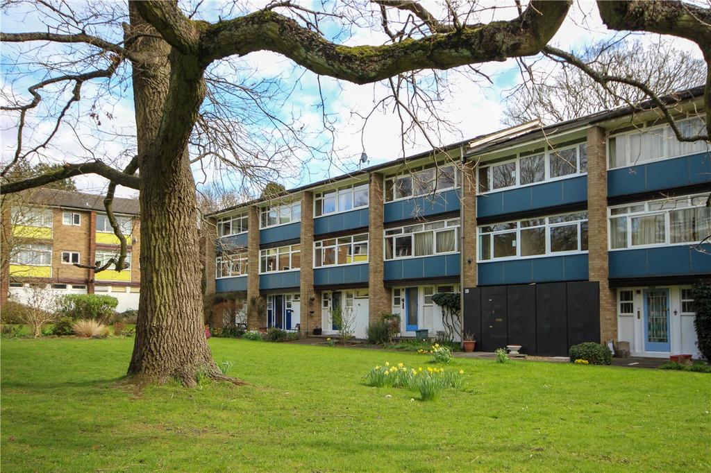 Abbots Park, St. Albans, Hertfordshire 4 bed terraced house £2,000