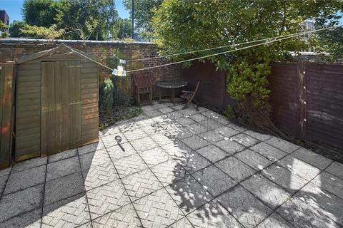 14 Francis Close, London, E14 3DE