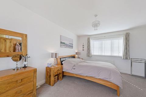 8 Taylor Close, Tonbridge, TN9 2FE
