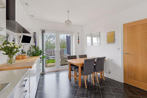 8 Taylor Close, Tonbridge, TN9 2FE