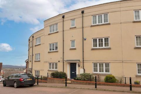 8 Taylor Close, Tonbridge, TN9 2FE