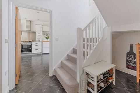8 Taylor Close, Tonbridge, TN9 2FE