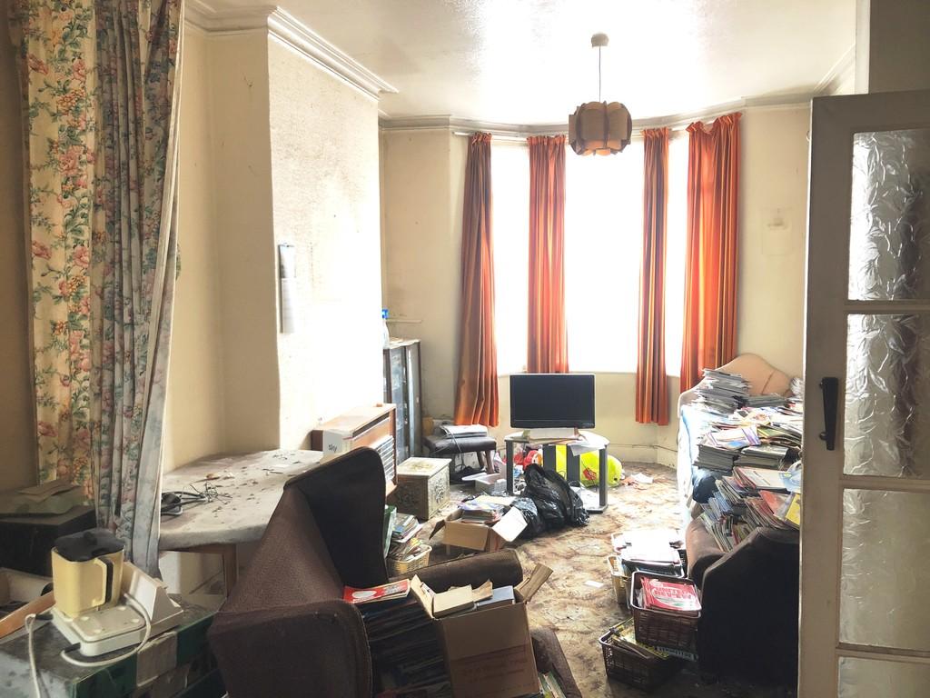 Hubert Road, East Ham, E6 2 bed terraced house £250,000