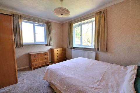 1 Engalee, East Grinstead, RH19 1FE