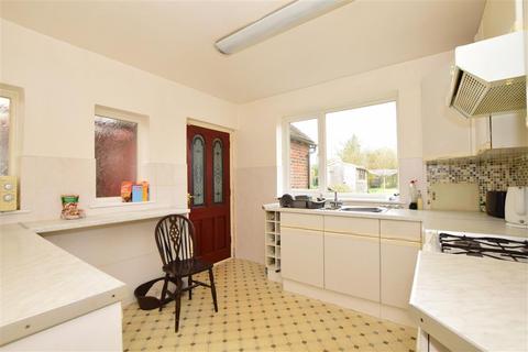 26 Bremner Avenue, Horley, RH6 8EP