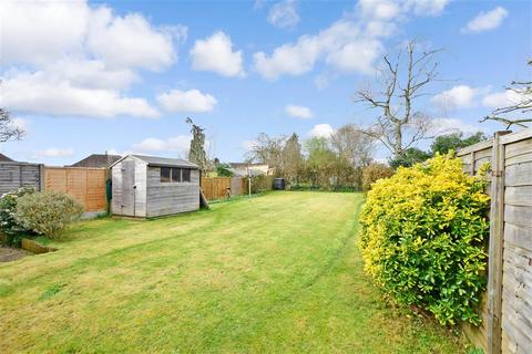 26 Bremner Avenue, Horley, RH6 8EP