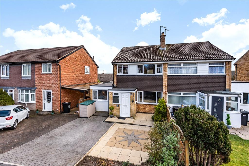 Fairways Avenue, Harrogate 4 bed semidetached house £285,000