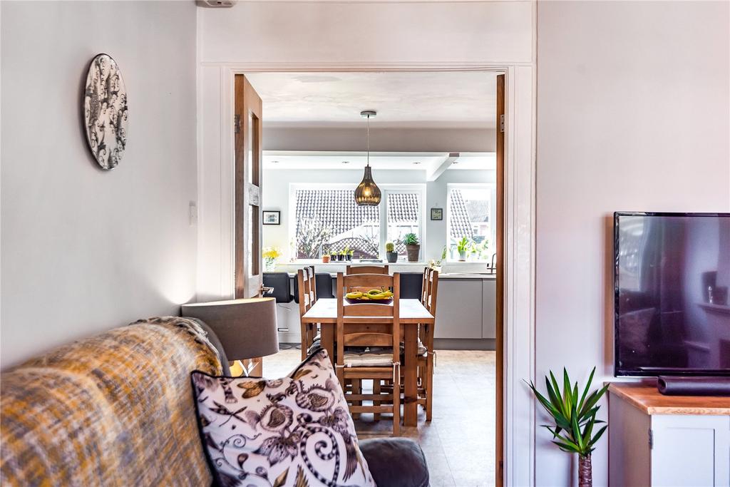 Fairways Avenue, Harrogate 4 bed semidetached house £285,000