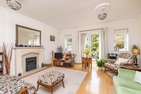 17 Cornes Close, Winchester, SO22 5DS