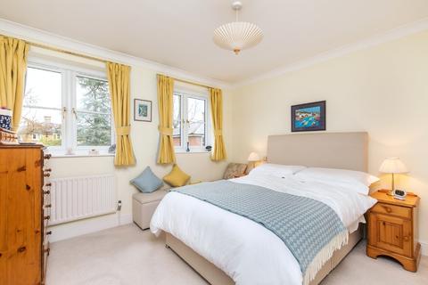 17 Cornes Close, Winchester, SO22 5DS