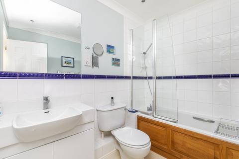 17 Cornes Close, Winchester, SO22 5DS