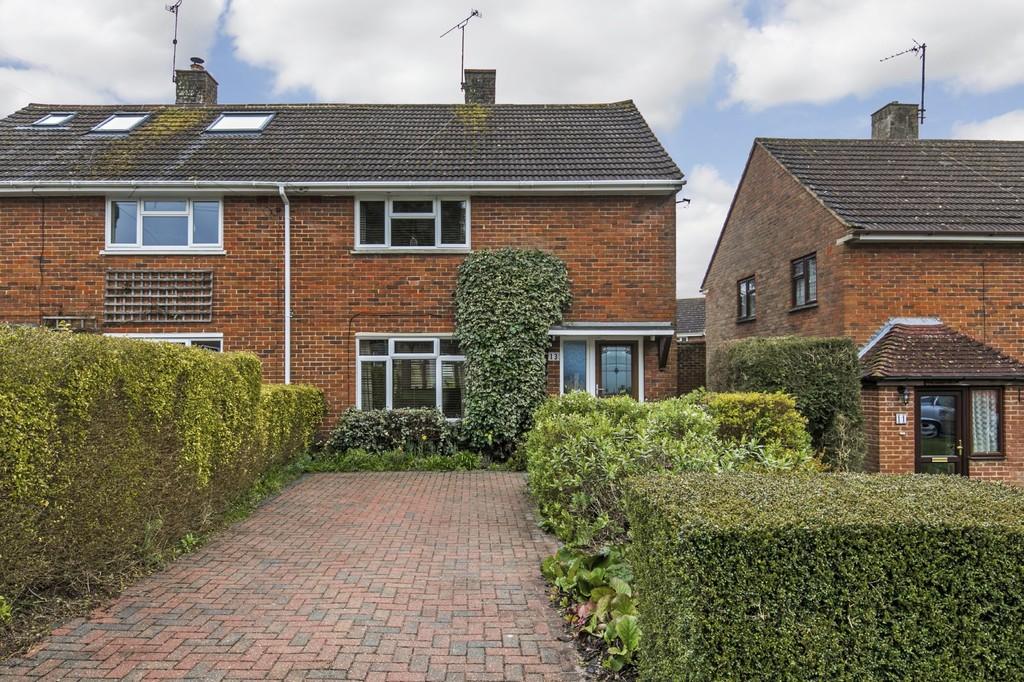 Fleming Road, Weeke, Winchester, SO22 3 bed semidetached house £375,000