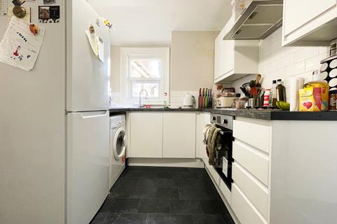 2 bedroom penthouse to rent, Old Kent Road, London SE1
