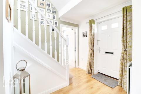 57 Birkdale Close, Swindon, SN25 2DH
