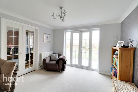 57 Birkdale Close, Swindon, SN25 2DH