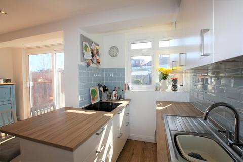 50 Oxford Close, Mitcham, CR4 1DZ